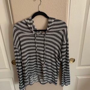 Lightweight hoodie. Size: L